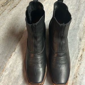 Twisted X women’s black leather western boots